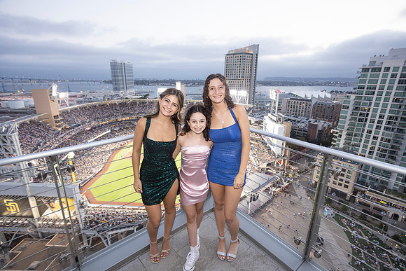 allie090825_1297